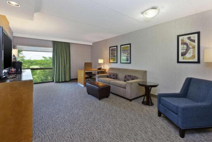 Hotel Auburn Hills Room photo
